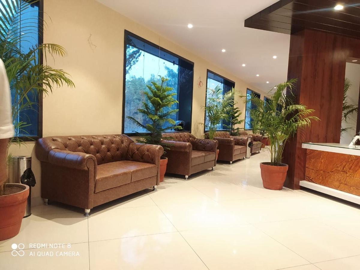 Rajlaxmi Hotel - Free Airport Pickup And Drop Jaipur Ngoại thất bức ảnh
