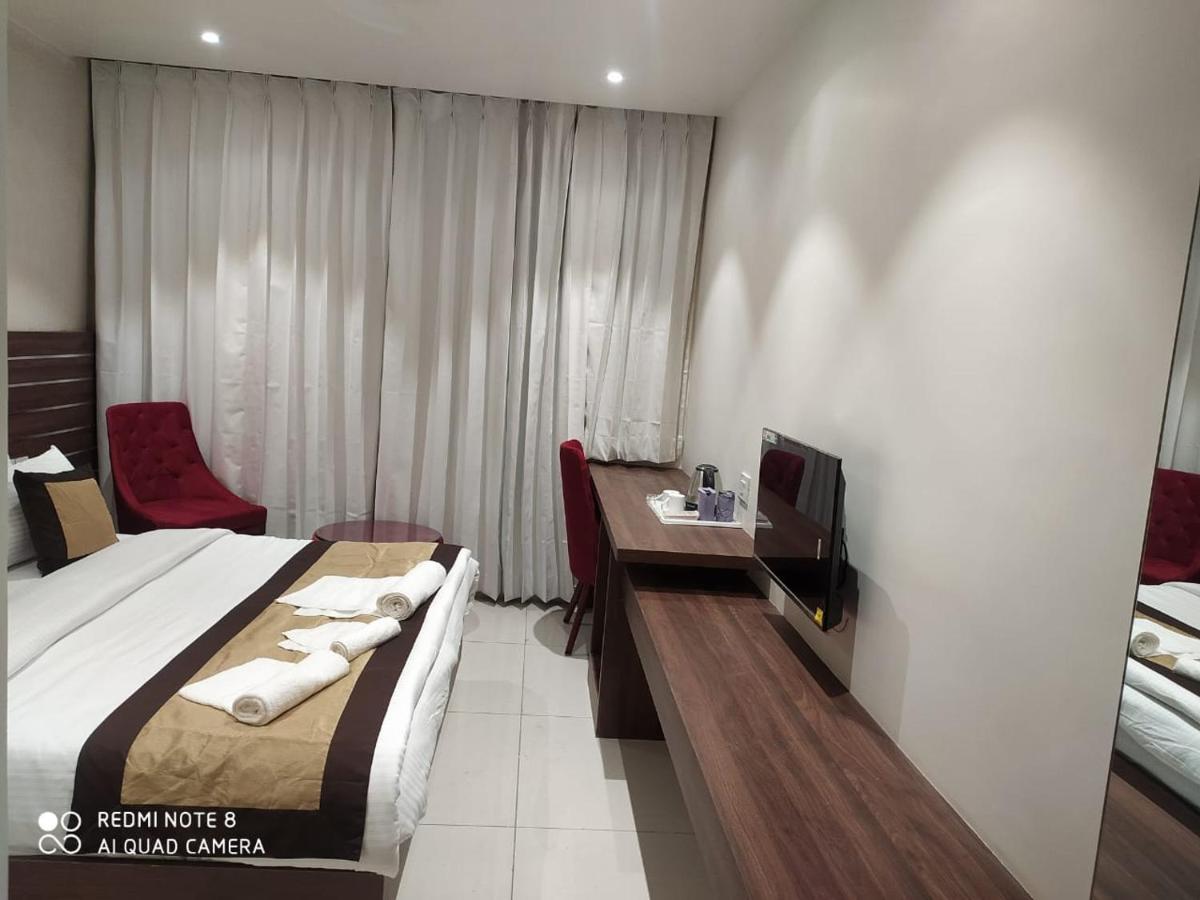 Rajlaxmi Hotel - Free Airport Pickup And Drop Jaipur Ngoại thất bức ảnh